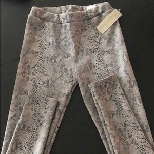 Snake print leggings